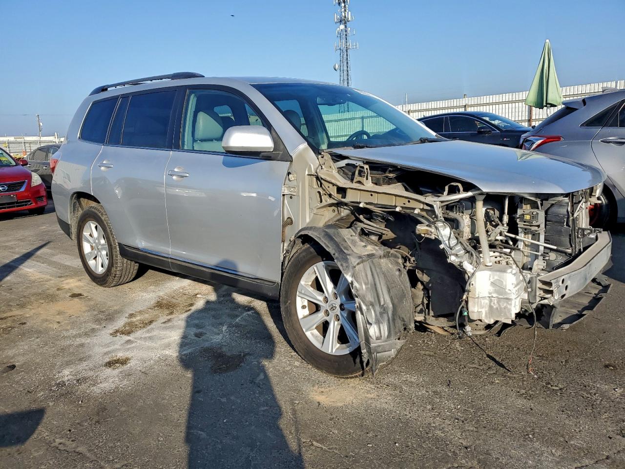 2013 TOYOTA HIGHLANDER BASE photo 4