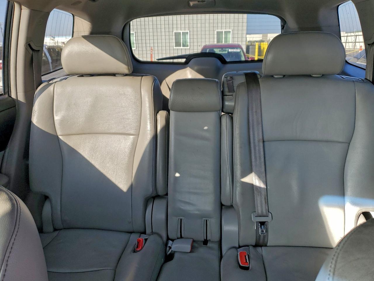 2013 TOYOTA HIGHLANDER BASE photo 10