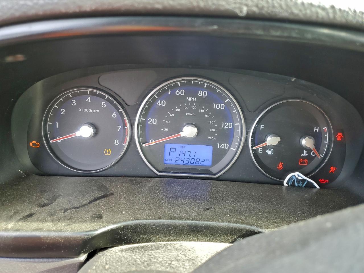 2011 HYUNDAI SANTA FE GLS photo 9