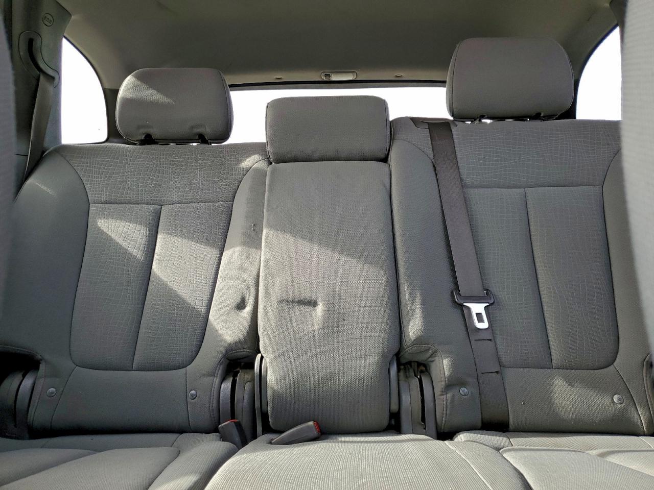 2011 HYUNDAI SANTA FE GLS photo 10