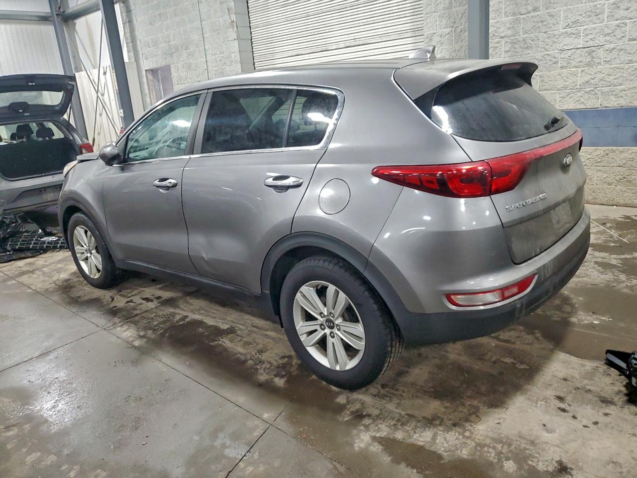 2018 KIA SPORTAGE LX photo 2