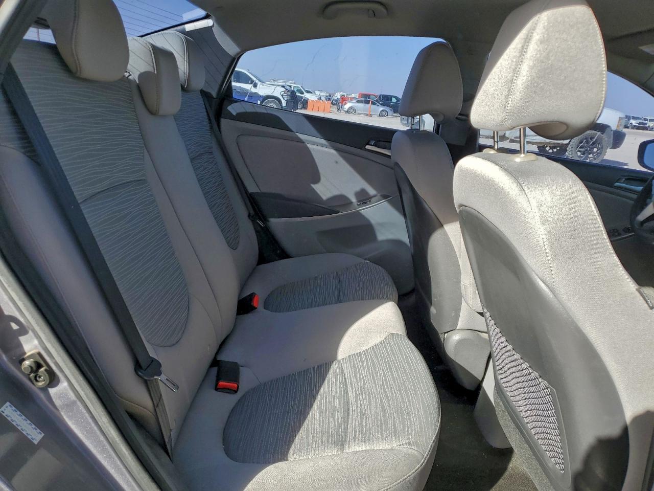 2016 HYUNDAI ACCENT SE photo 10