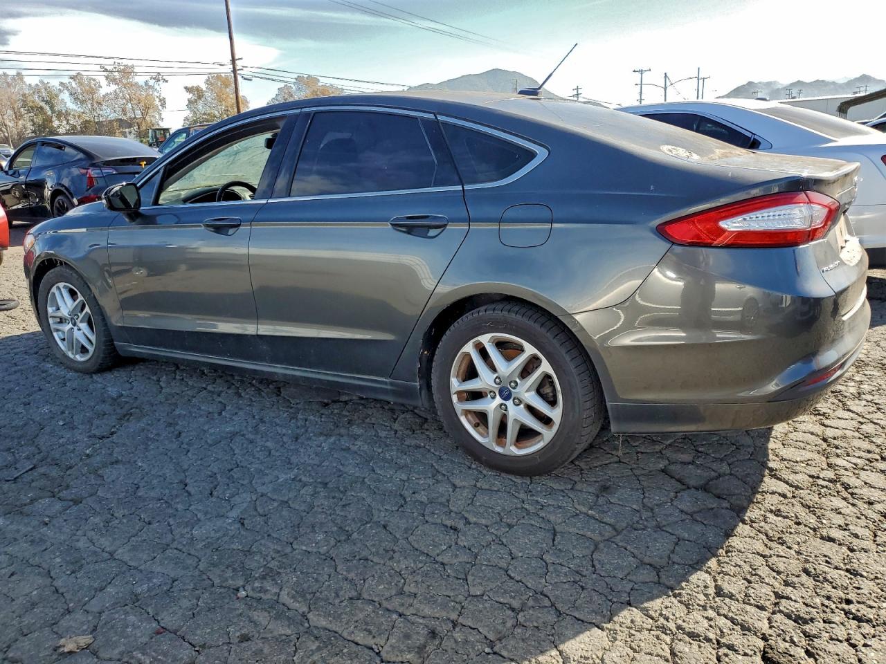 2016 FORD FUSION SE photo 2
