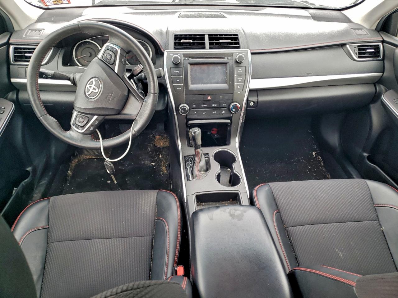2017 TOYOTA CAMRY LE photo 8