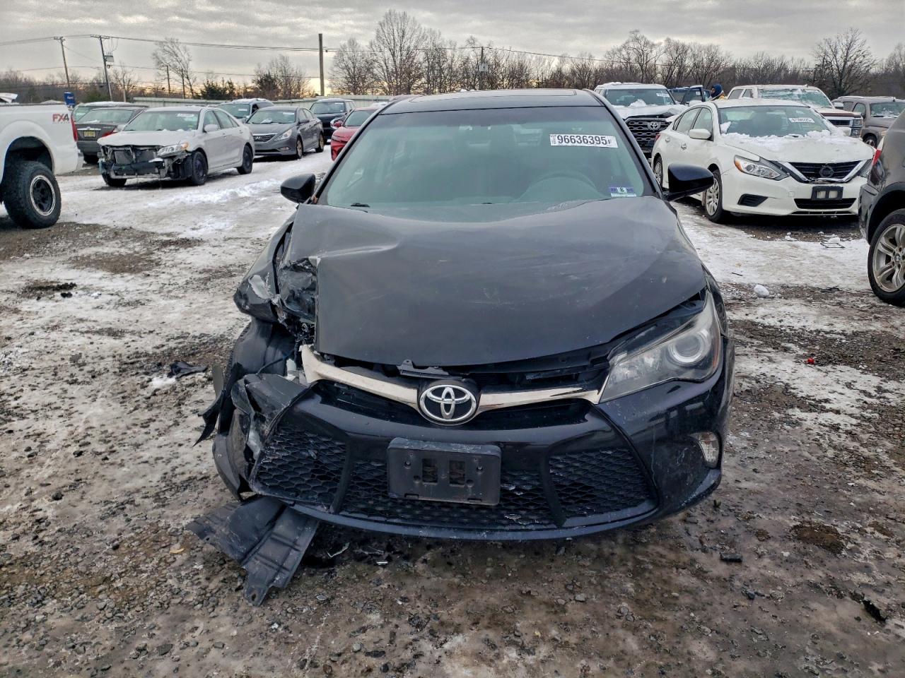2017 TOYOTA CAMRY LE photo 5