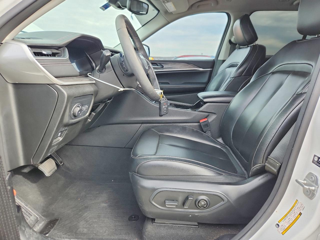 2023 JEEP GRAND CHEROKEE LIMITED photo 7
