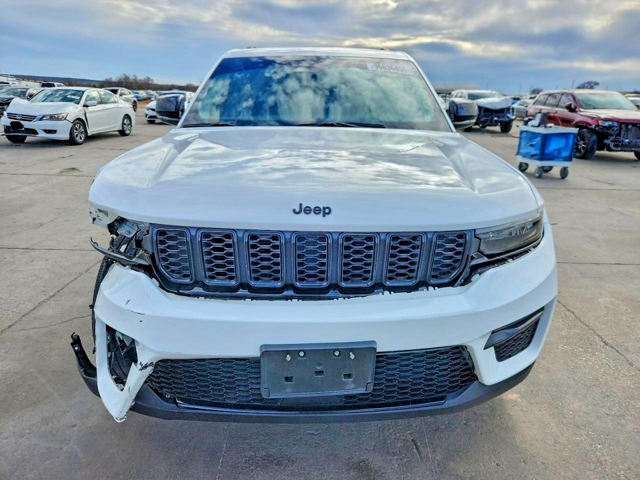 2023 JEEP GRAND CHEROKEE LIMITED photo 5
