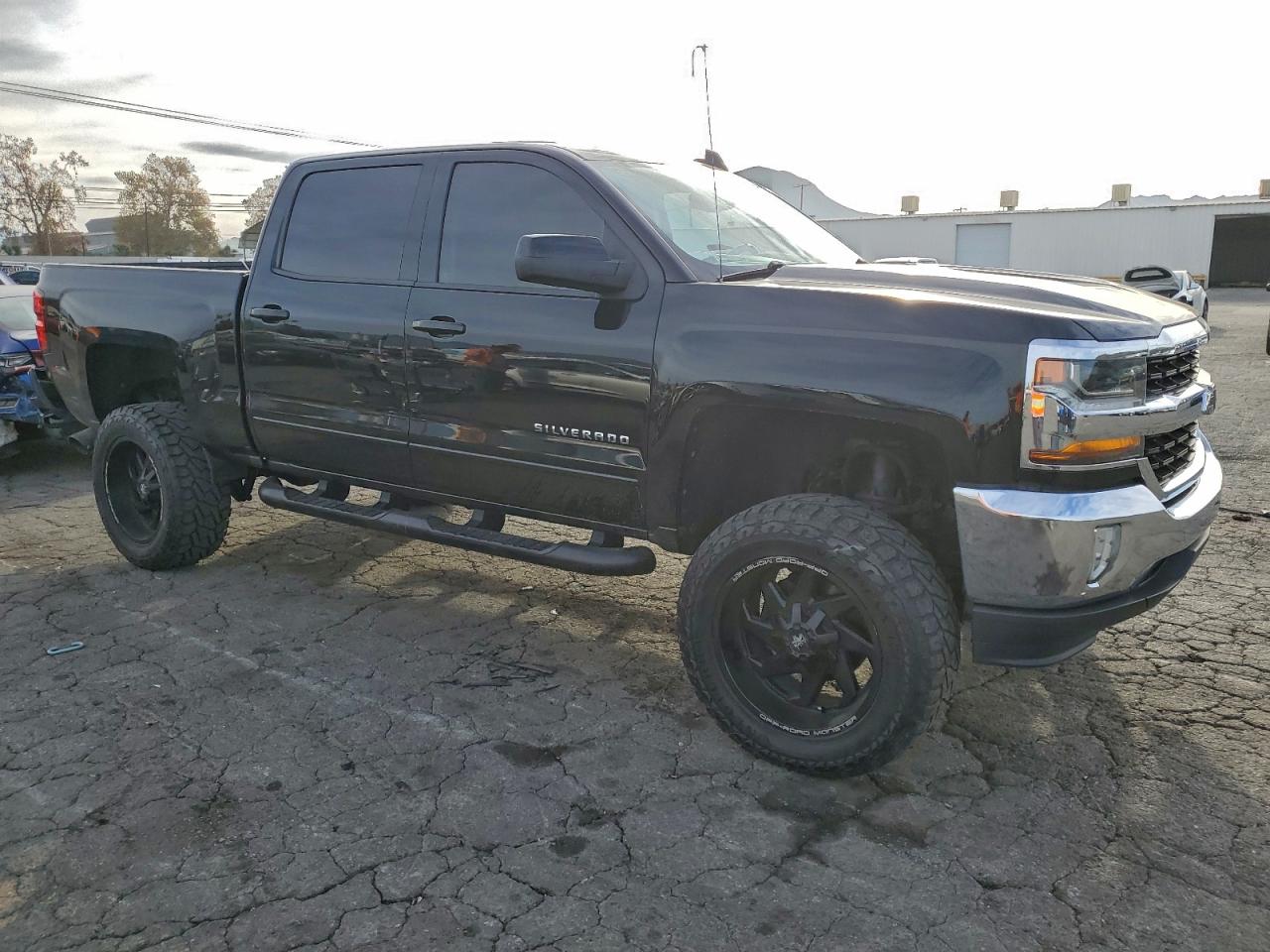 2017 CHEVROLET SILVERADO C1500 LT photo 4