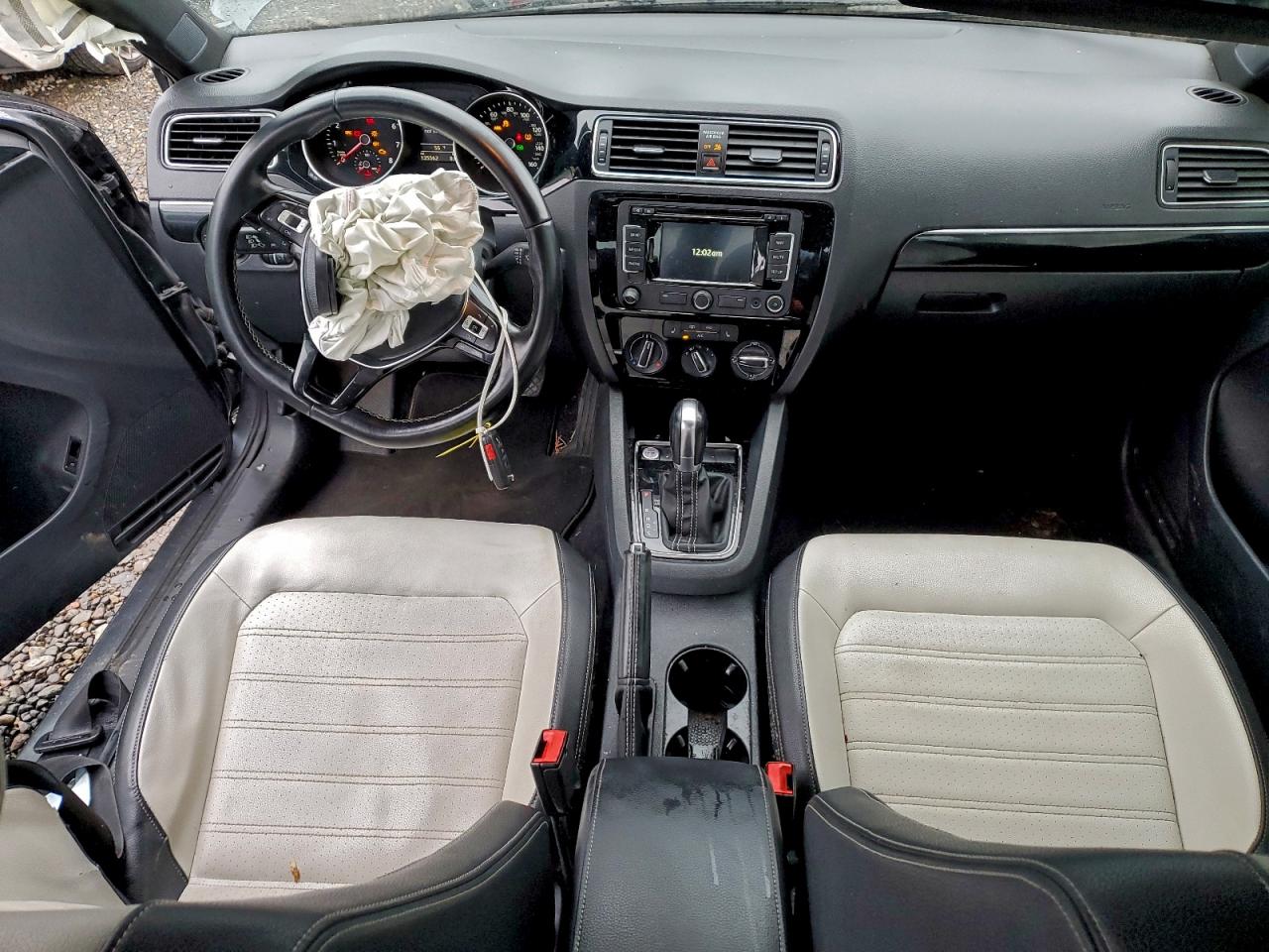 2015 VOLKSWAGEN JETTA SE photo 8