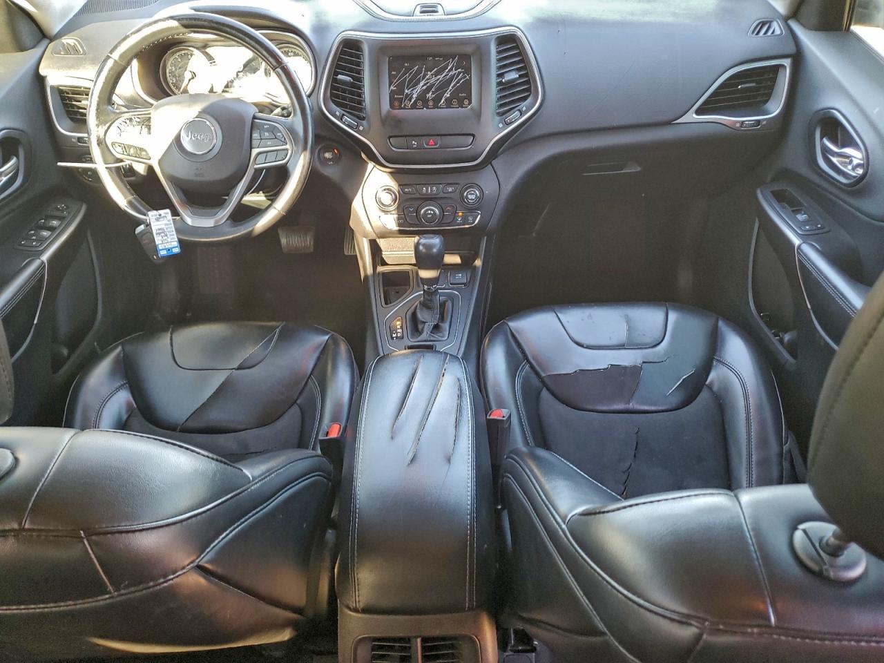 2019 JEEP CHEROKEE LATITUDE PLUS photo 8