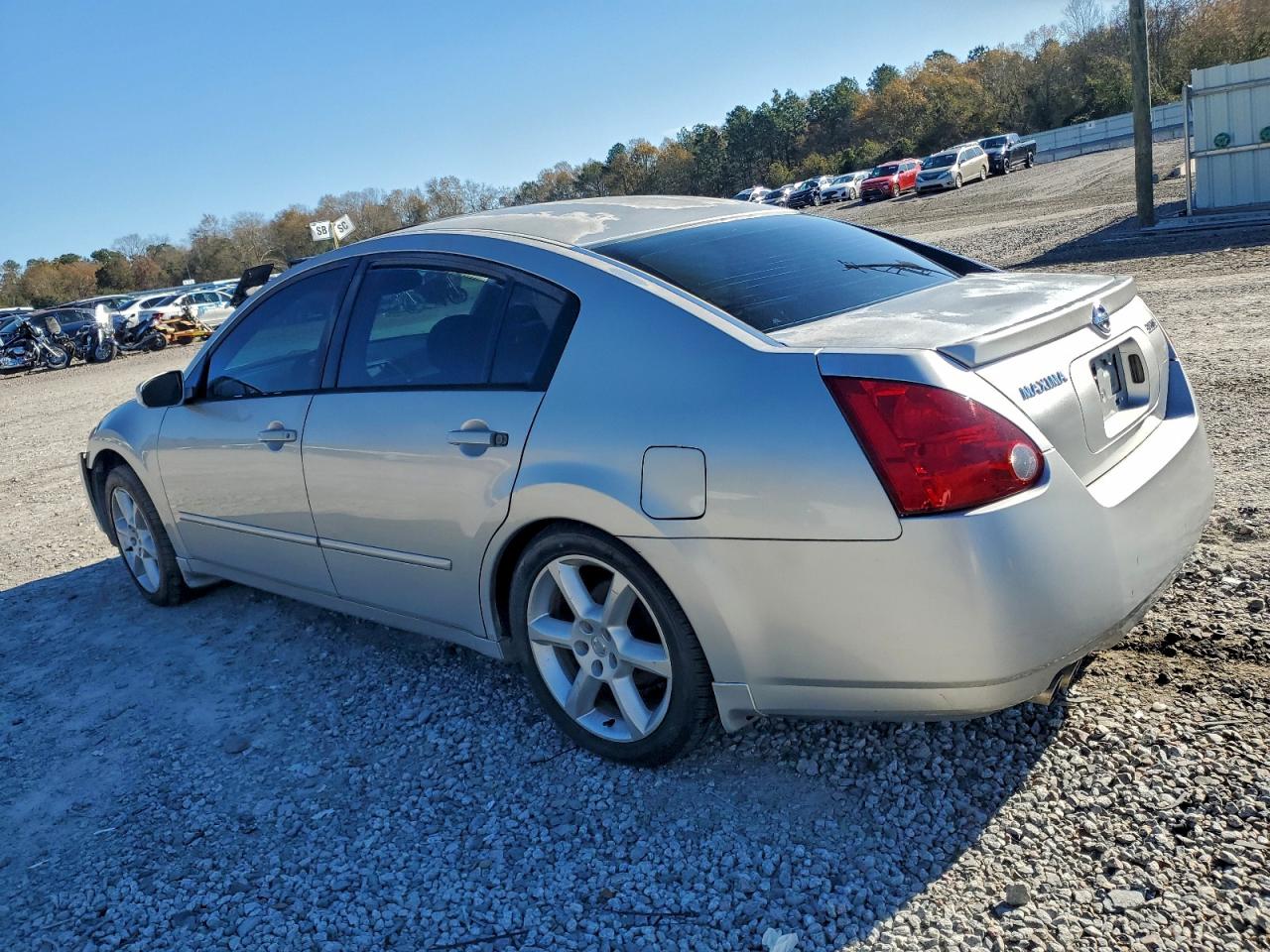 2005 NISSAN MAXIMA SE photo 2