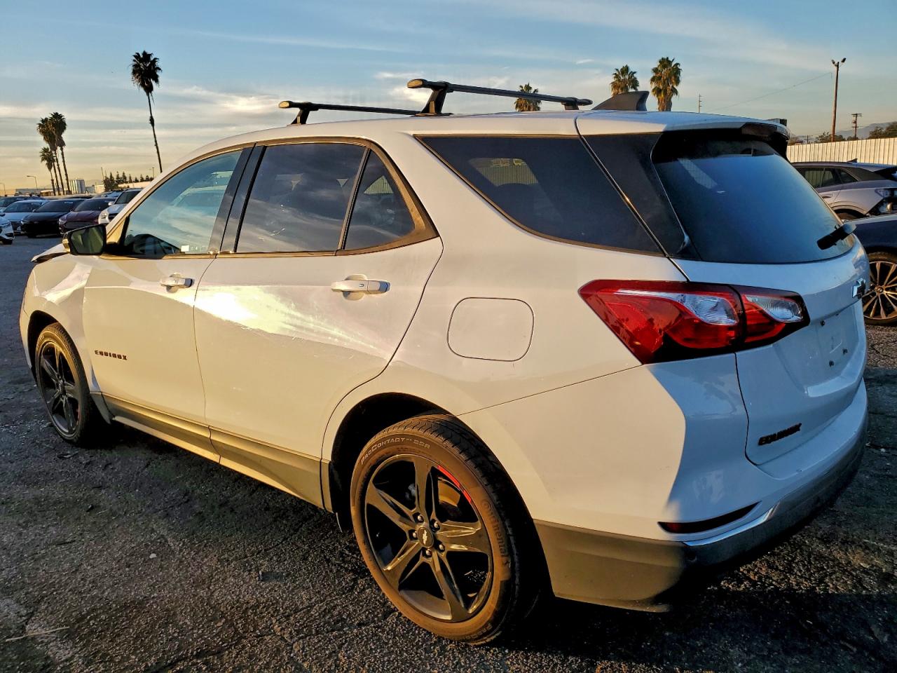 2019 CHEVROLET EQUINOX LT photo 2