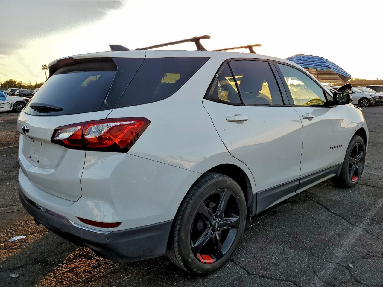2019 CHEVROLET EQUINOX LT photo 3