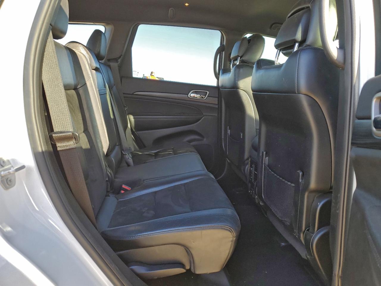 2019 JEEP GRAND CHEROKEE LAREDO photo 11