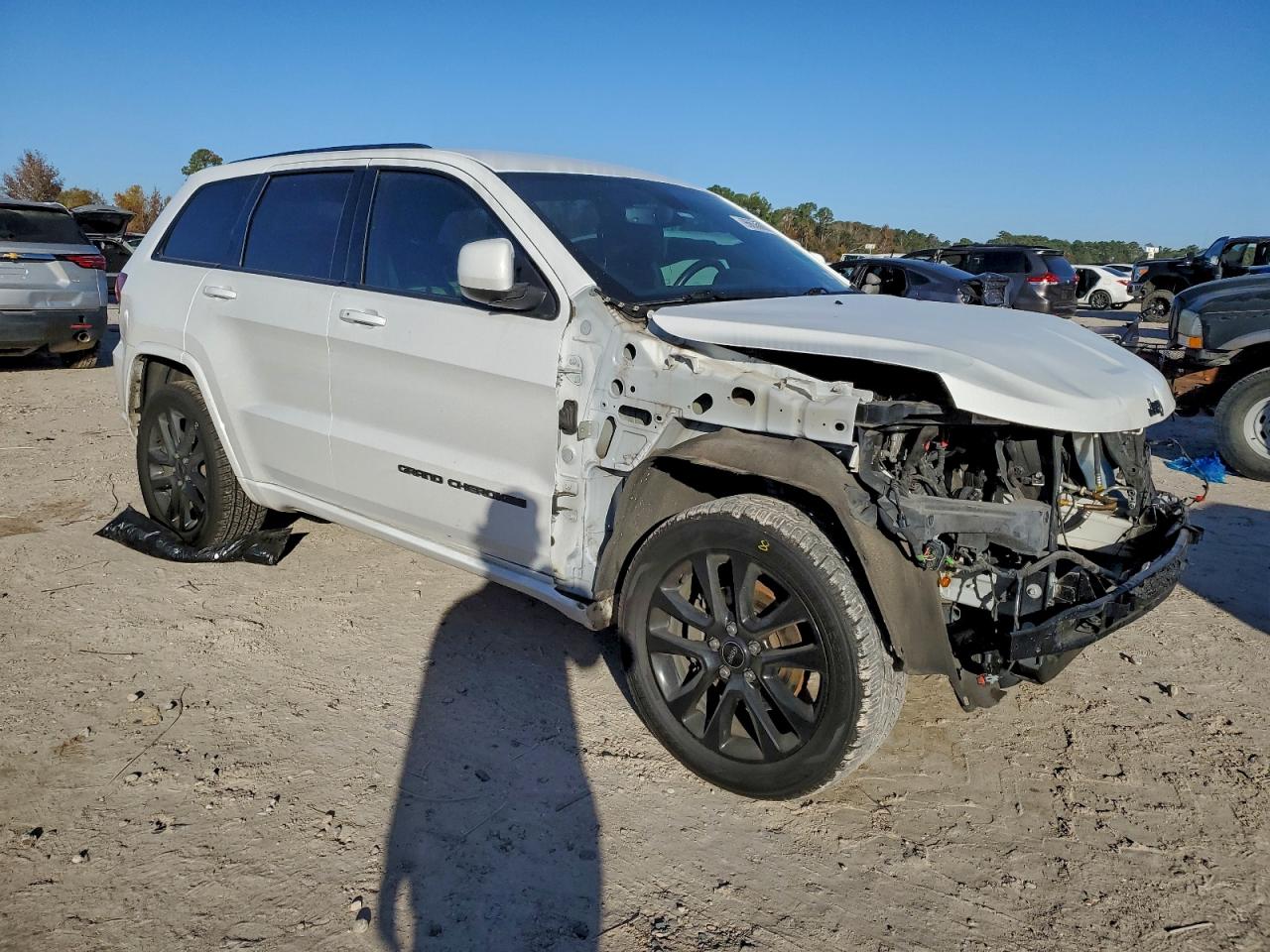 2019 JEEP GRAND CHEROKEE LAREDO photo 4