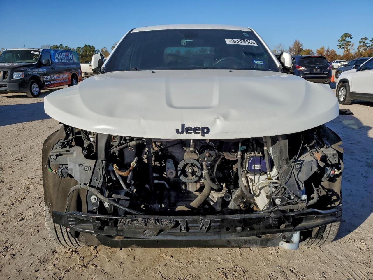 2019 JEEP GRAND CHEROKEE LAREDO photo 5