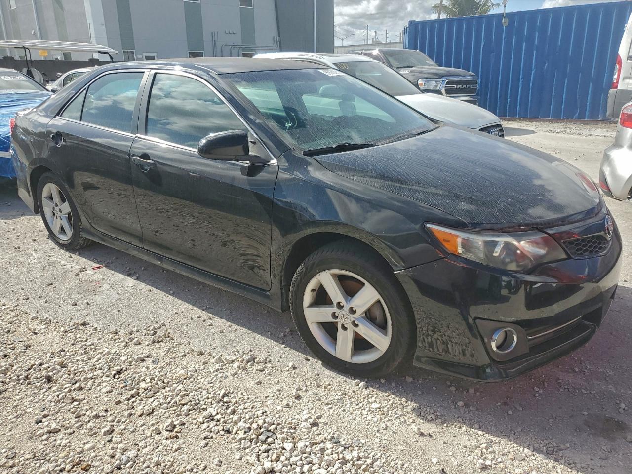 2012 TOYOTA CAMRY BASE photo 4
