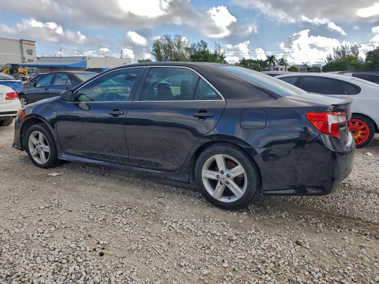 2012 TOYOTA CAMRY BASE photo 2