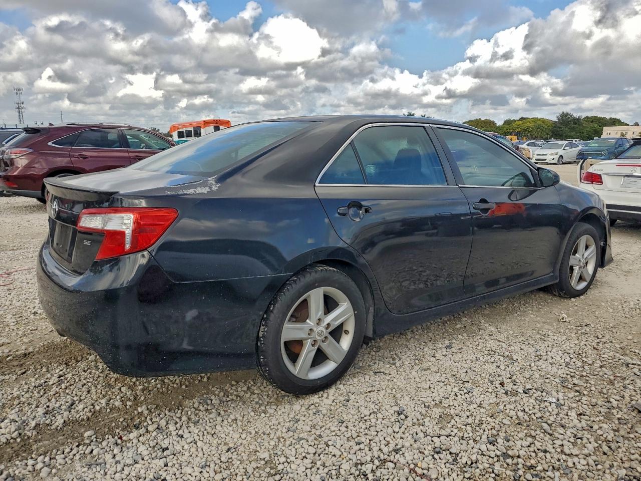 2012 TOYOTA CAMRY BASE photo 3