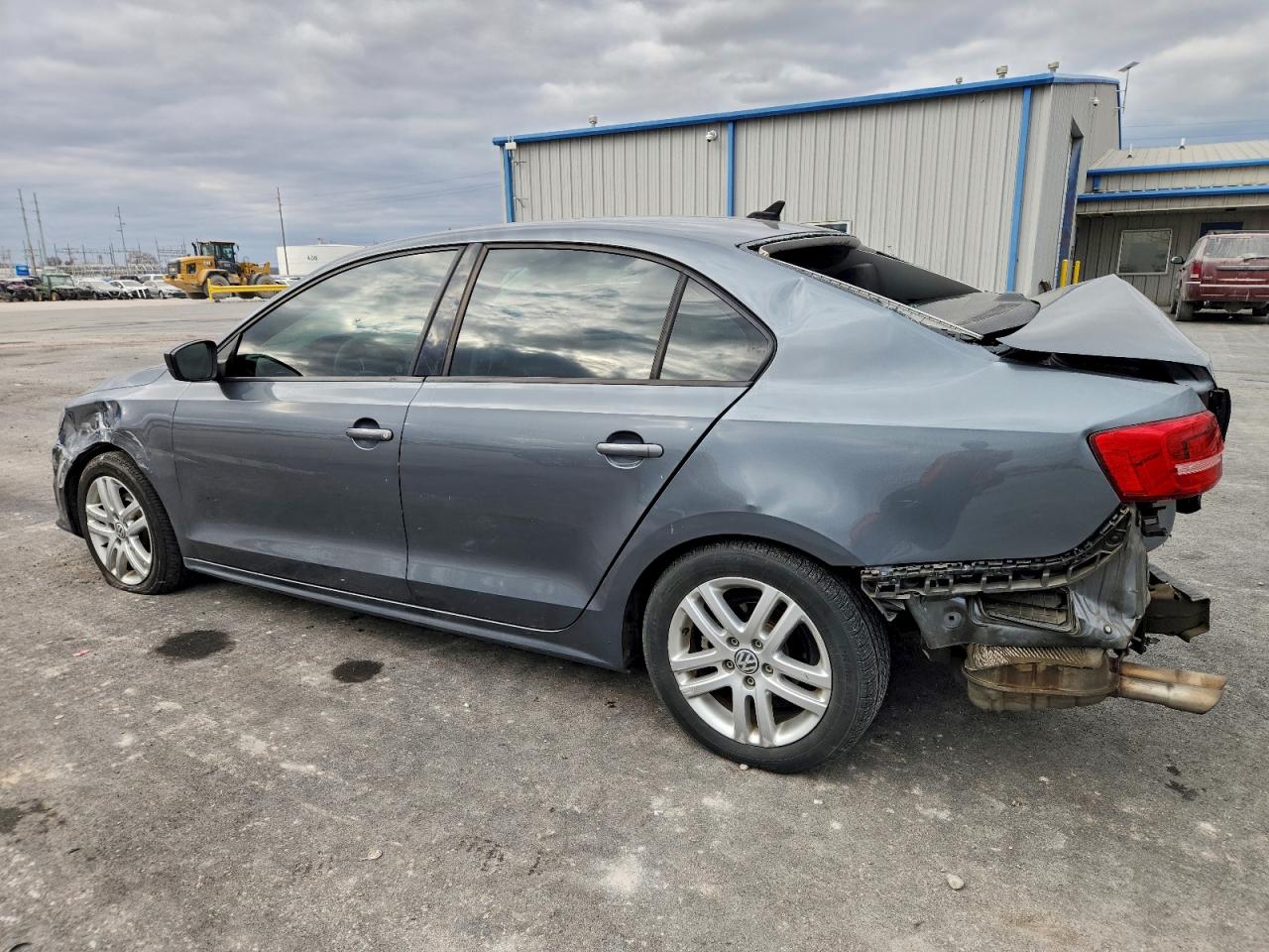 2015 VOLKSWAGEN JETTA BASE photo 2