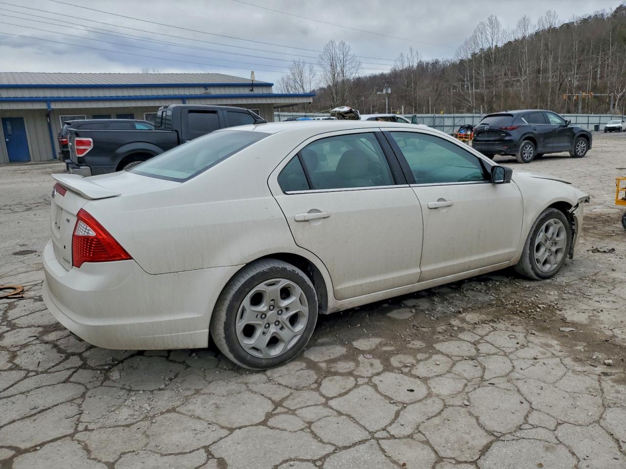 2011 FORD FUSION SE photo 3