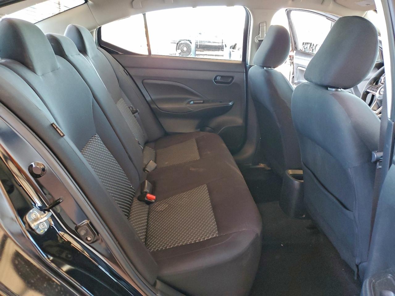2021 NISSAN VERSA S photo 10