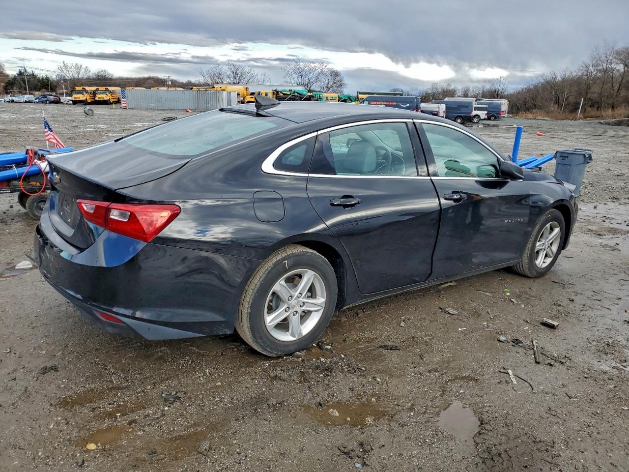 2022 CHEVROLET MALIBU LS photo 3