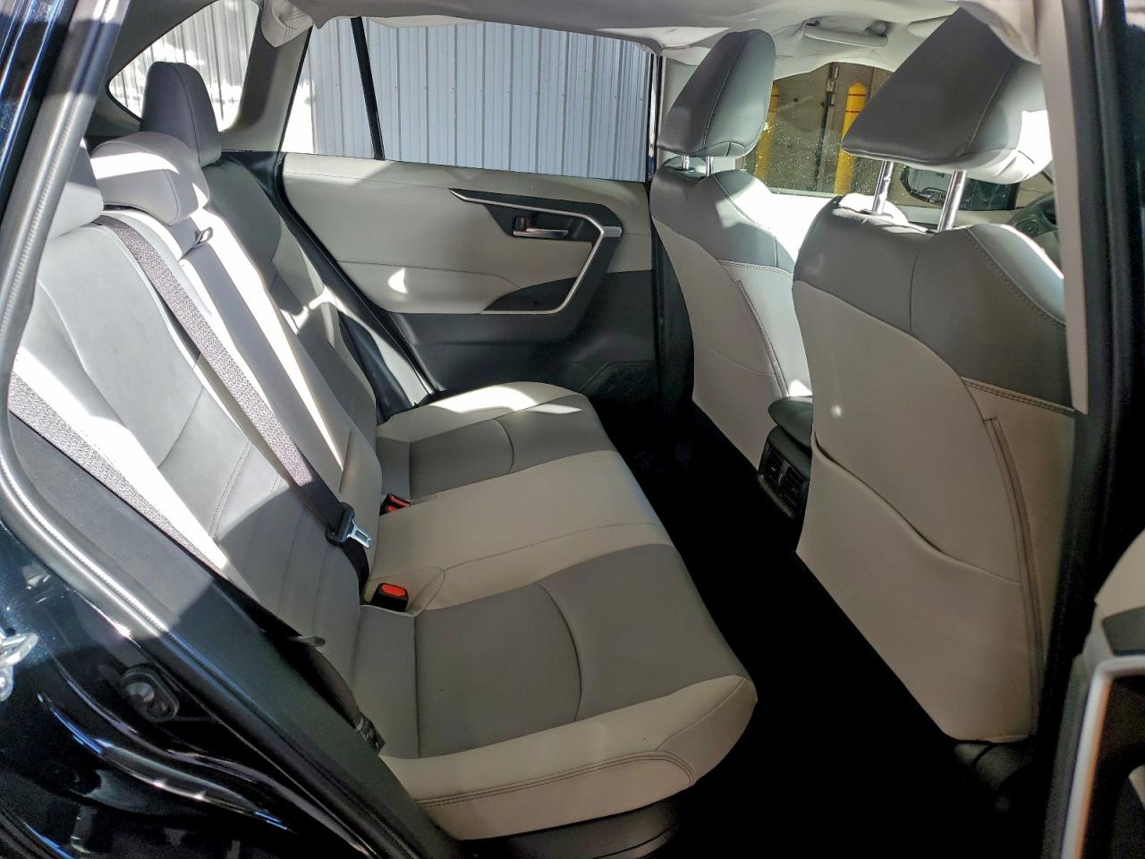 2021 TOYOTA RAV4 XLE PREMIUM photo 11