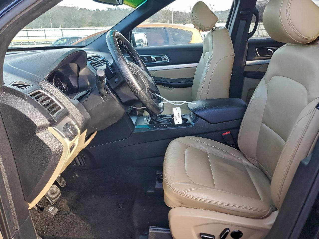 2016 FORD EXPLORER XLT photo 7