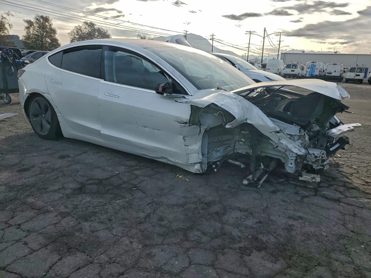 2018 TESLA MODEL 3 photo 4