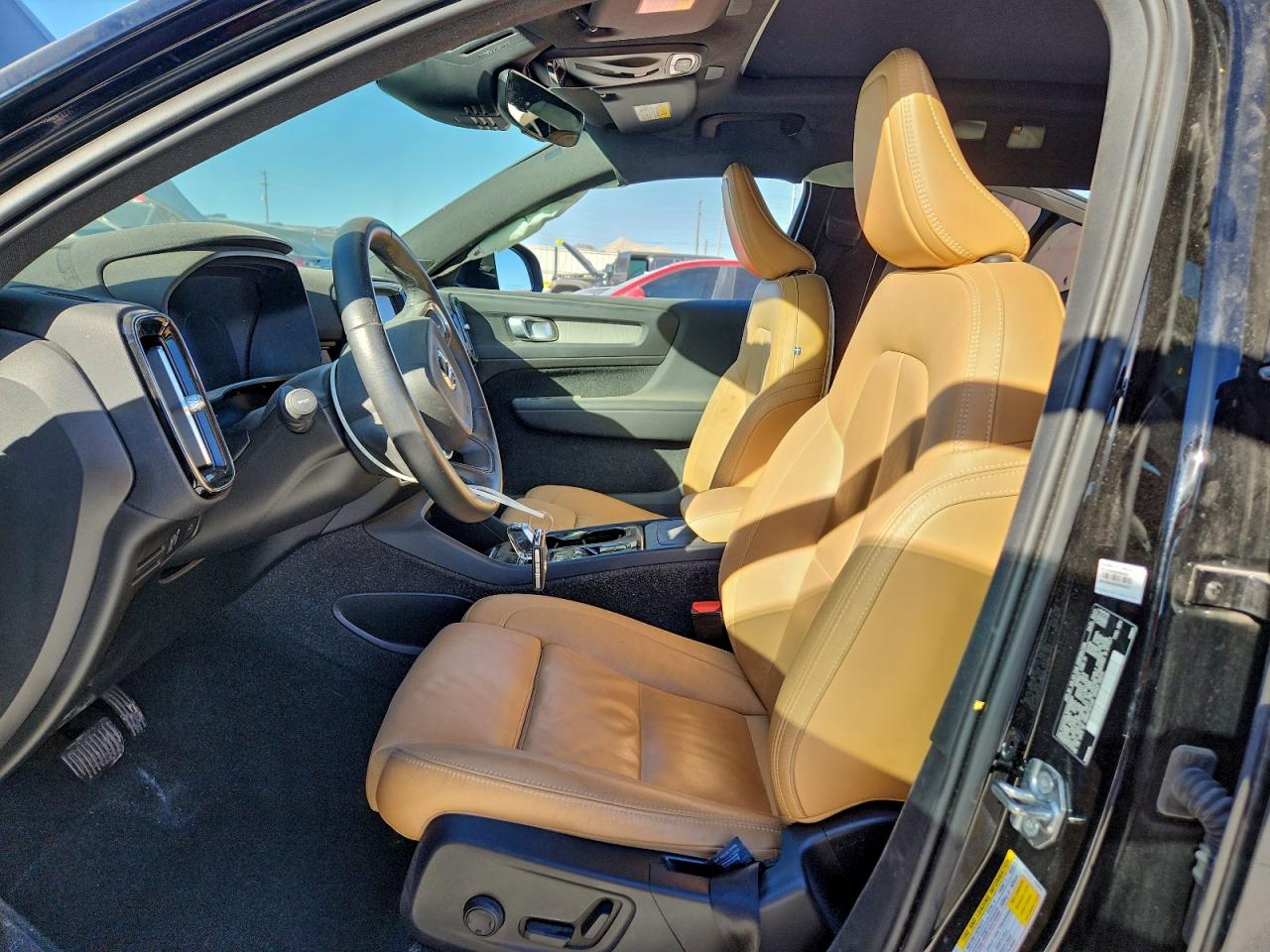 2021 VOLVO XC40 T4 INSCRIPTION photo 7