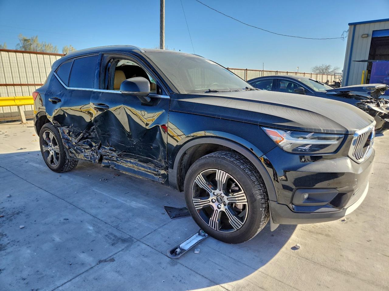 2021 VOLVO XC40 T4 INSCRIPTION photo 4