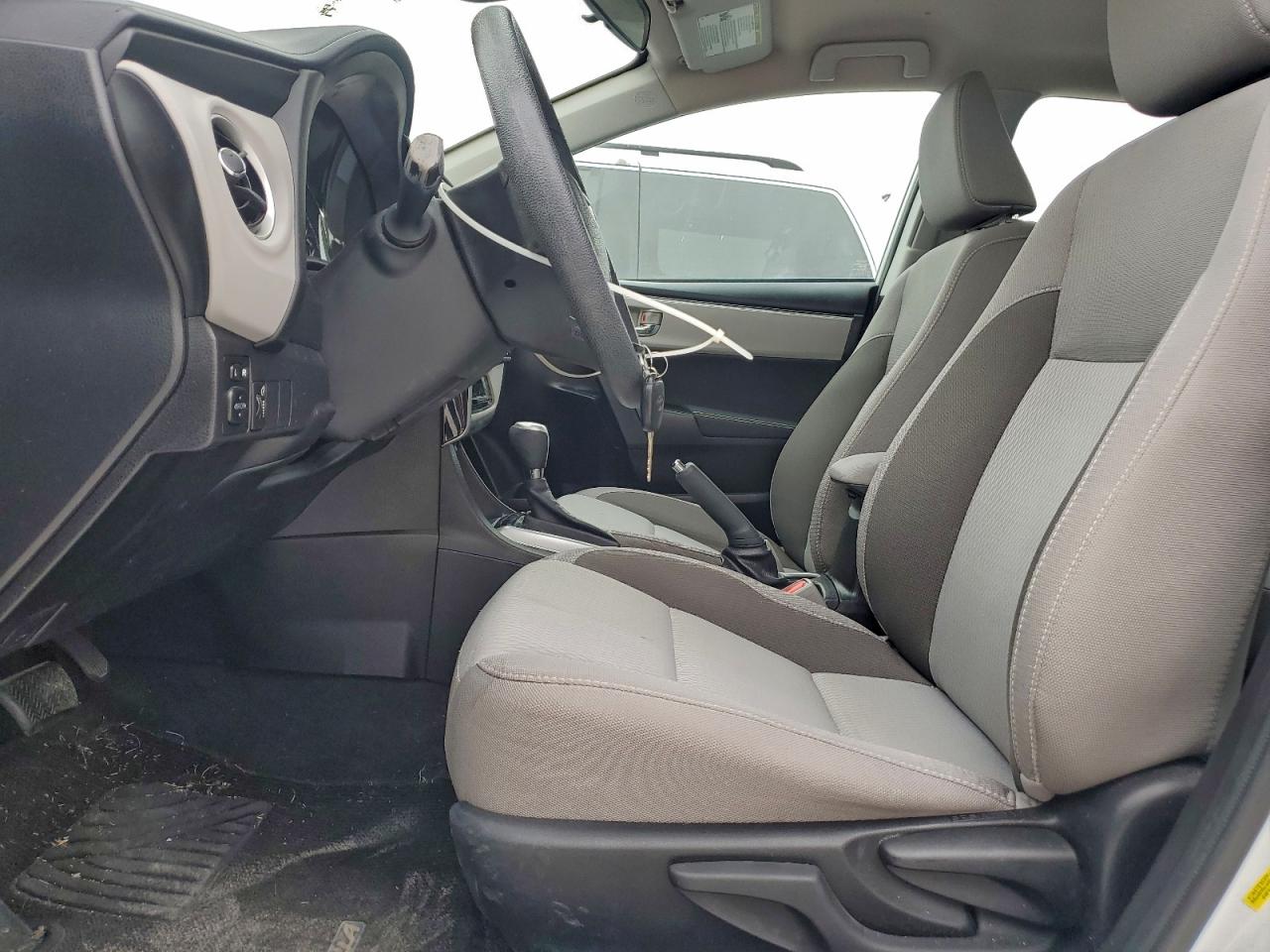 2017 TOYOTA COROLLA L photo 7