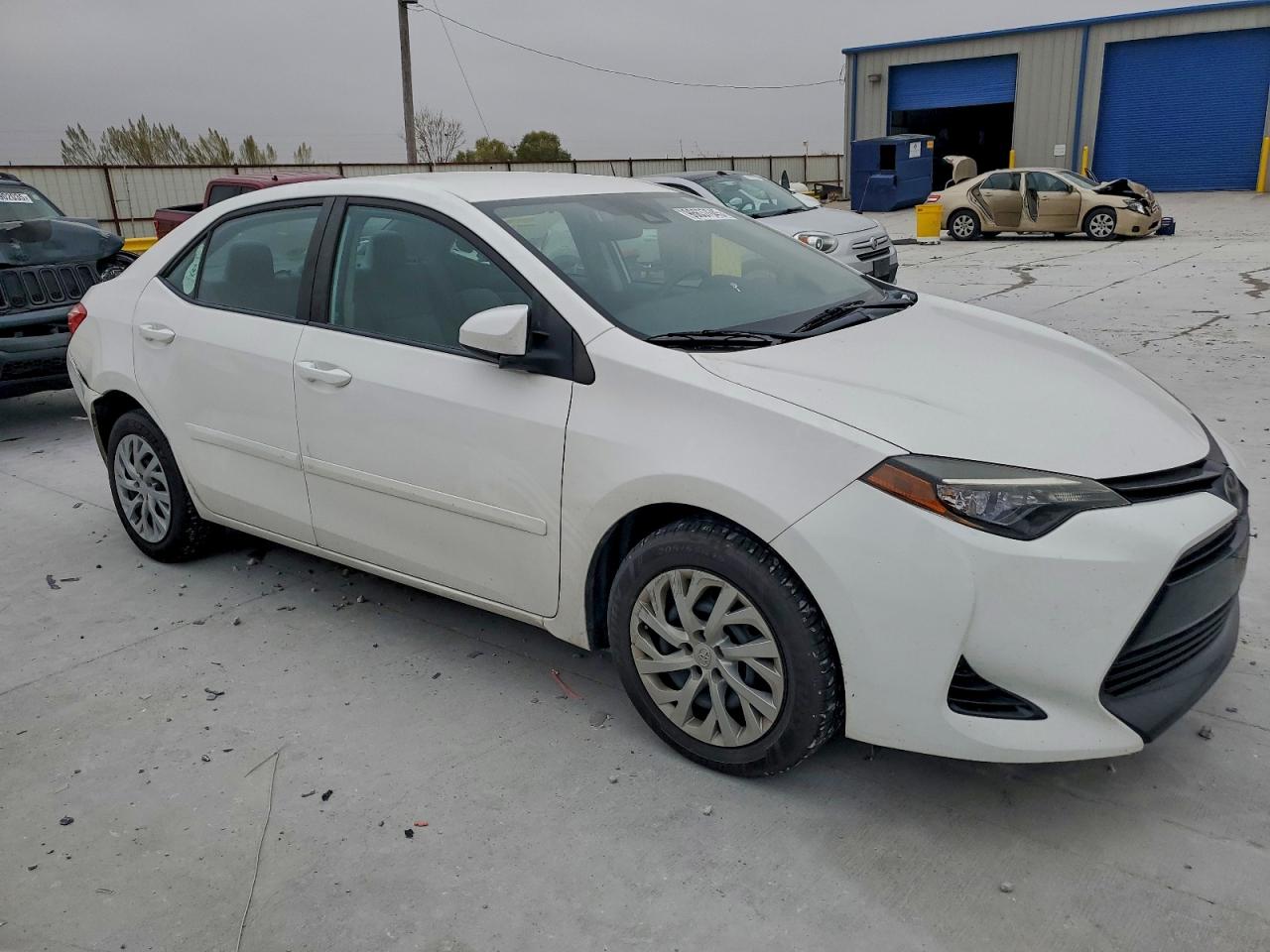2017 TOYOTA COROLLA L photo 4