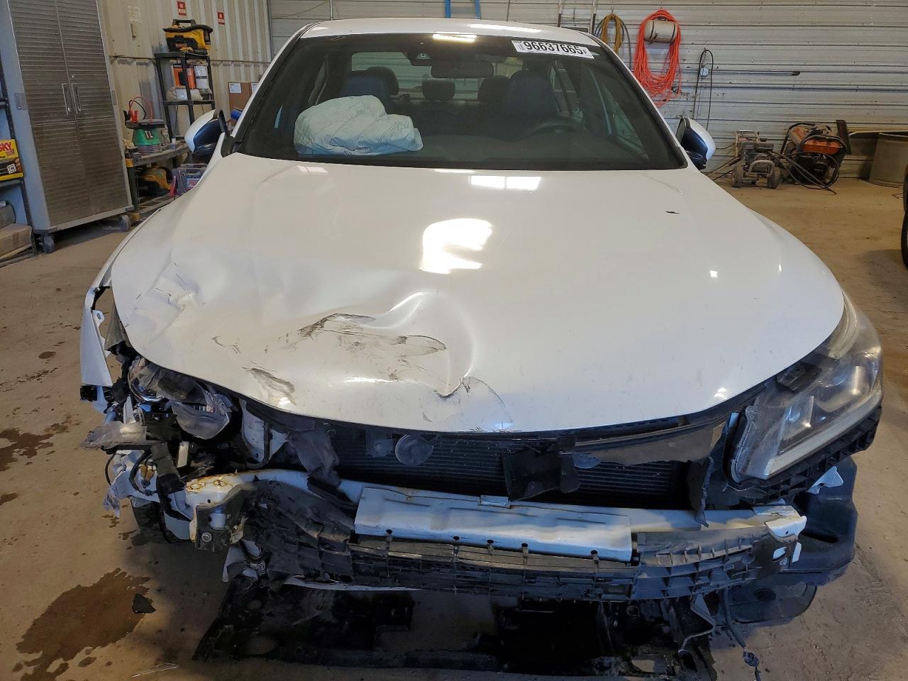 2017 HONDA ACCORD photo 5