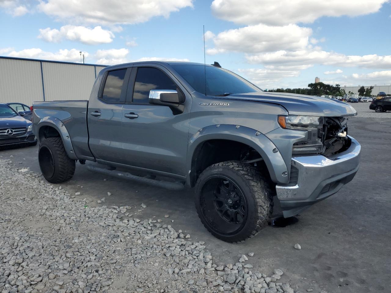 2020 CHEVROLET SILVERADO C1500 LT photo 4