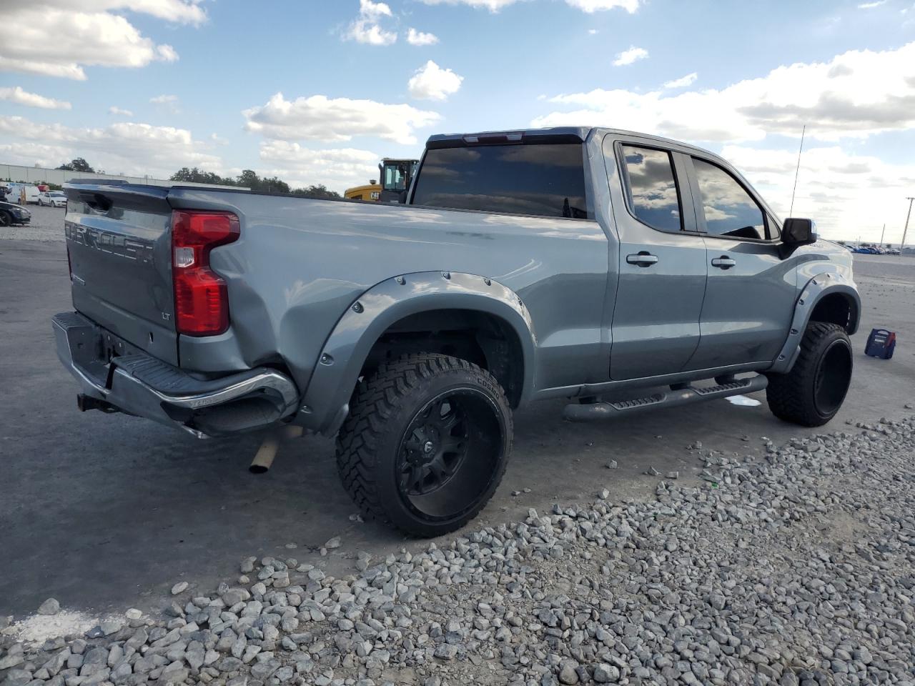 2020 CHEVROLET SILVERADO C1500 LT photo 3