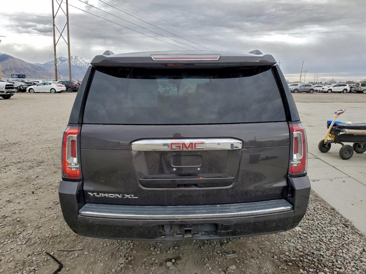 2015 GMC YUKON XL DENALI photo 6