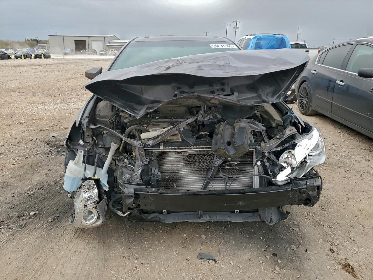 2017 TOYOTA CAMRY LE photo 5
