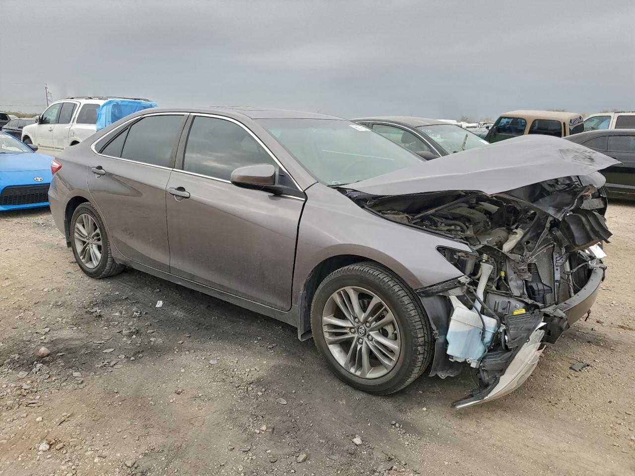 2017 TOYOTA CAMRY LE photo 4