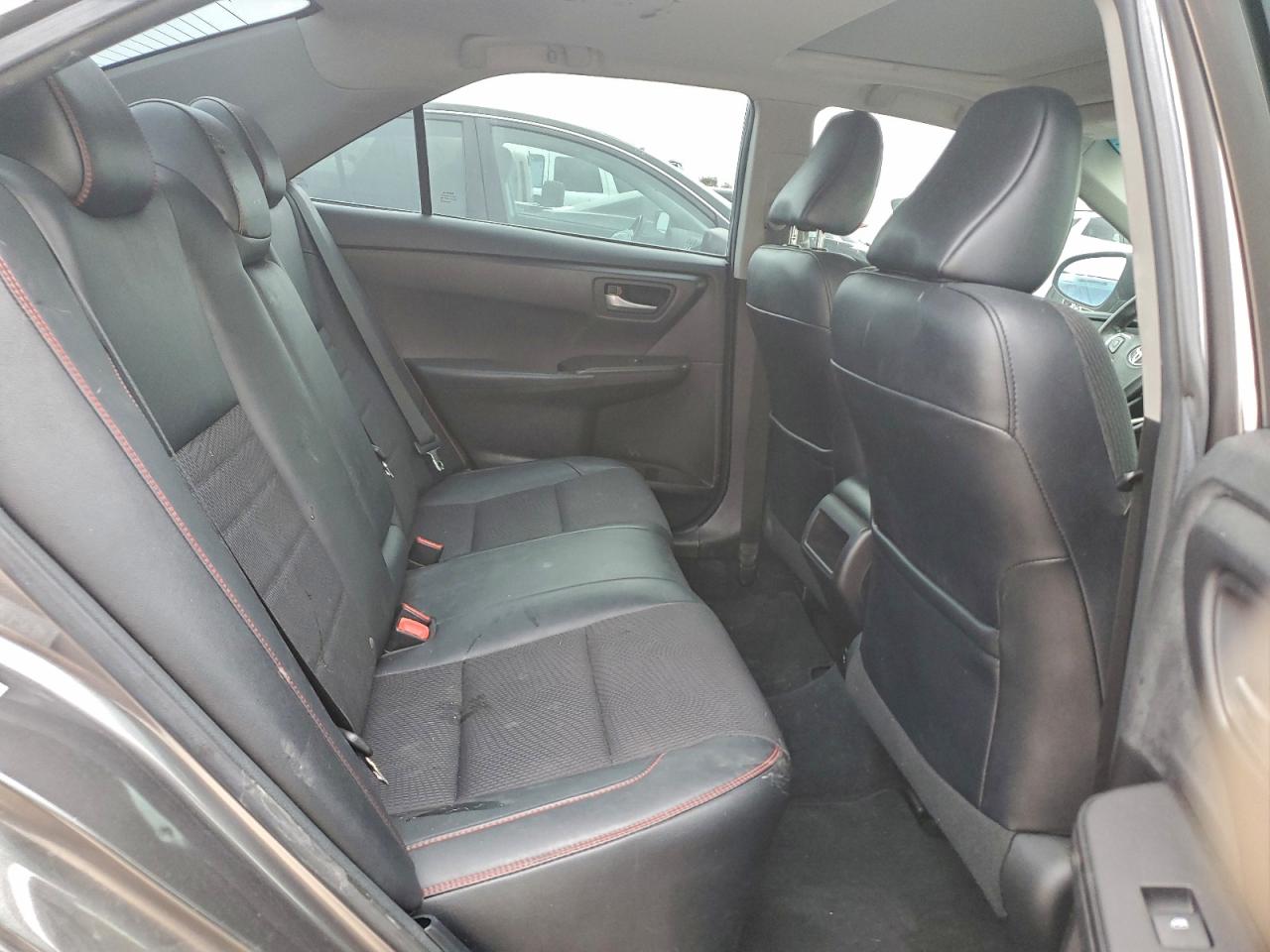 2017 TOYOTA CAMRY LE photo 10