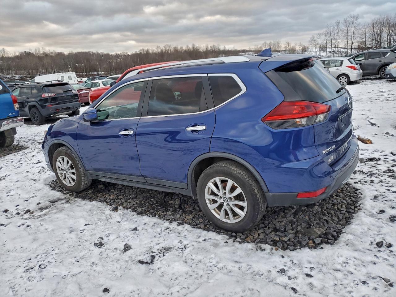 2018 NISSAN ROGUE S photo 2