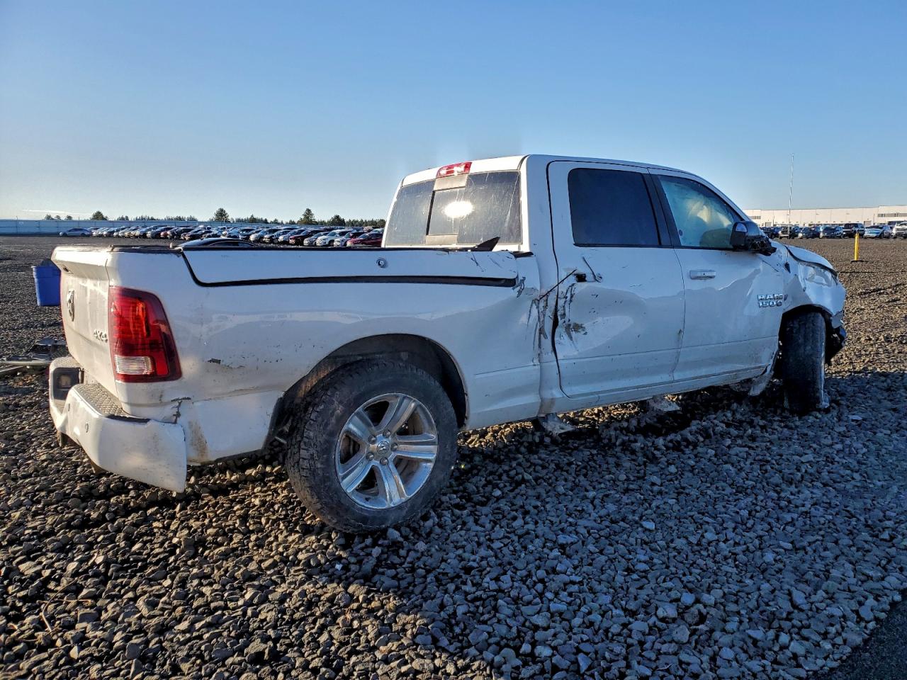 2015 RAM 1500 SPORT photo 3