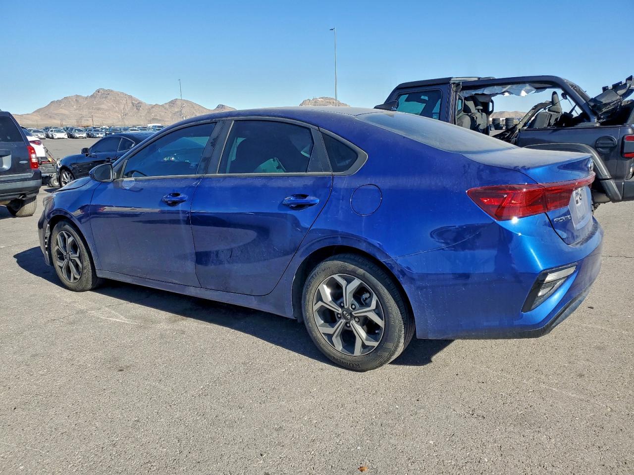 2021 KIA FORTE photo 2