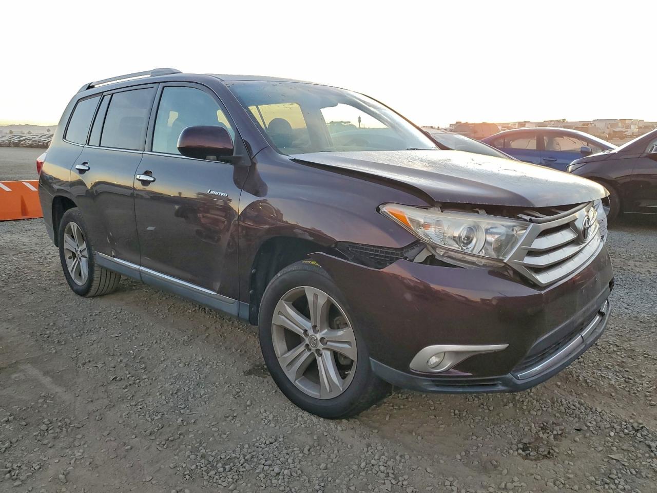2013 TOYOTA HIGHLANDER LIMITED photo 4