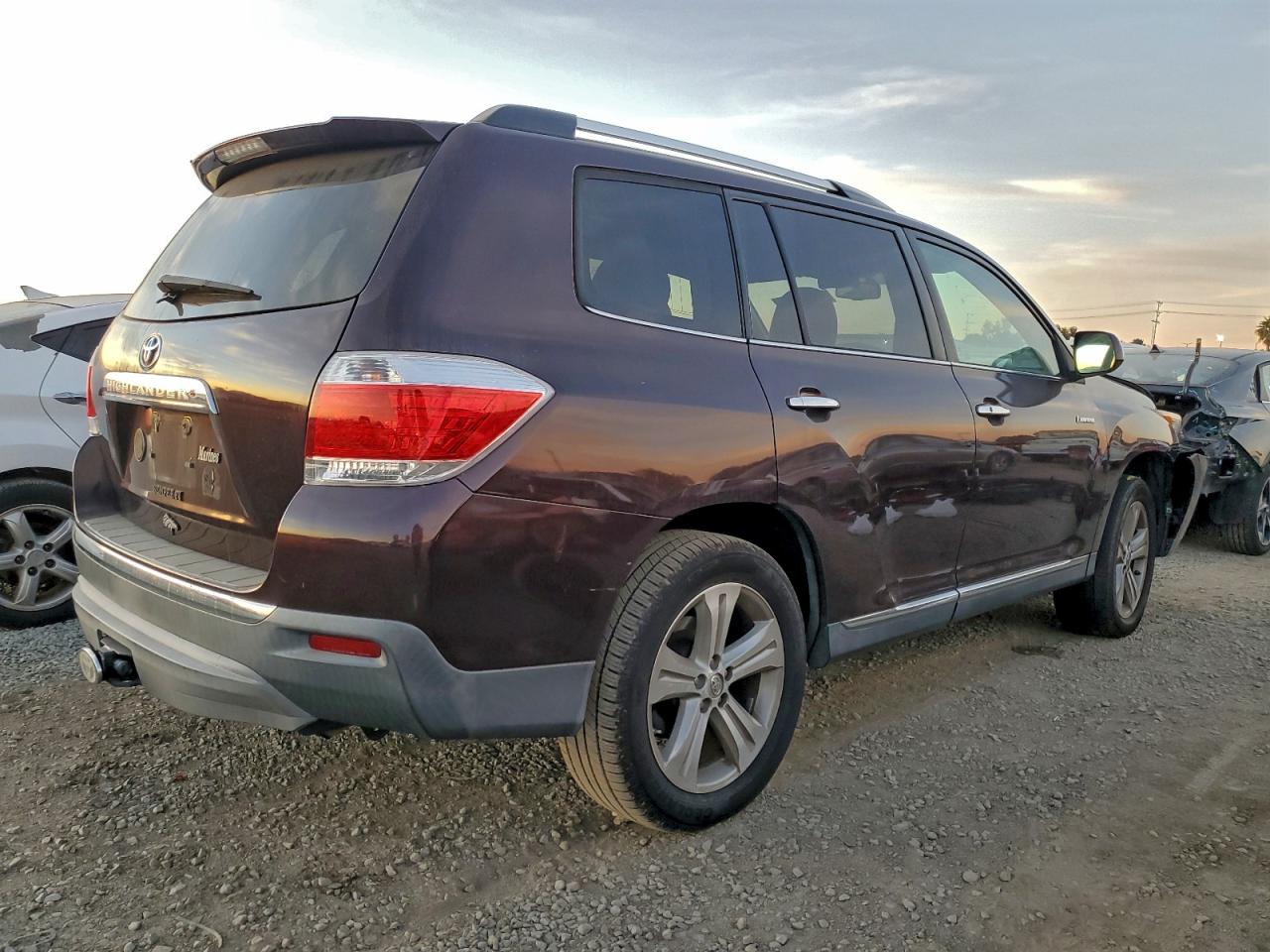 2013 TOYOTA HIGHLANDER LIMITED photo 3