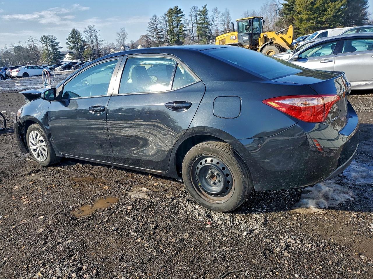 2017 TOYOTA COROLLA L photo 3