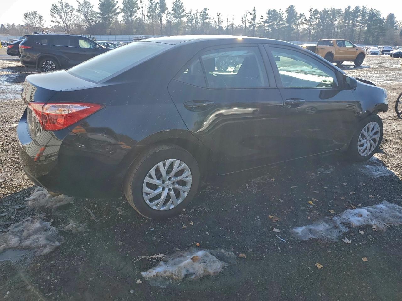 2017 TOYOTA COROLLA L photo 5