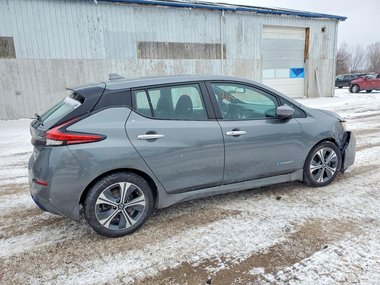 2018 NISSAN LEAF S photo 3