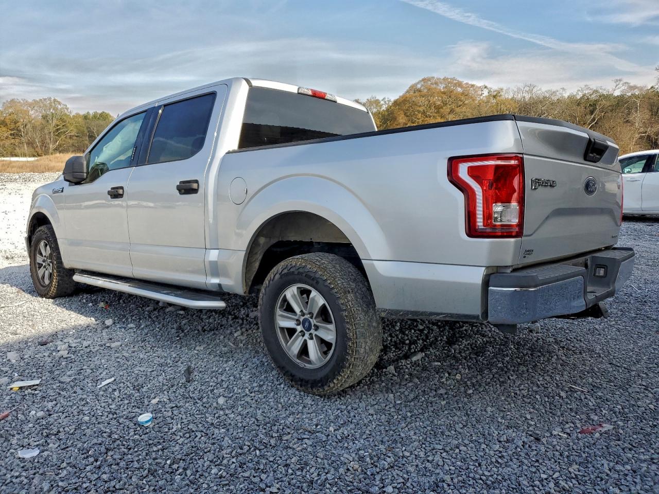 2015 FORD F150 SUPERCREW photo 2